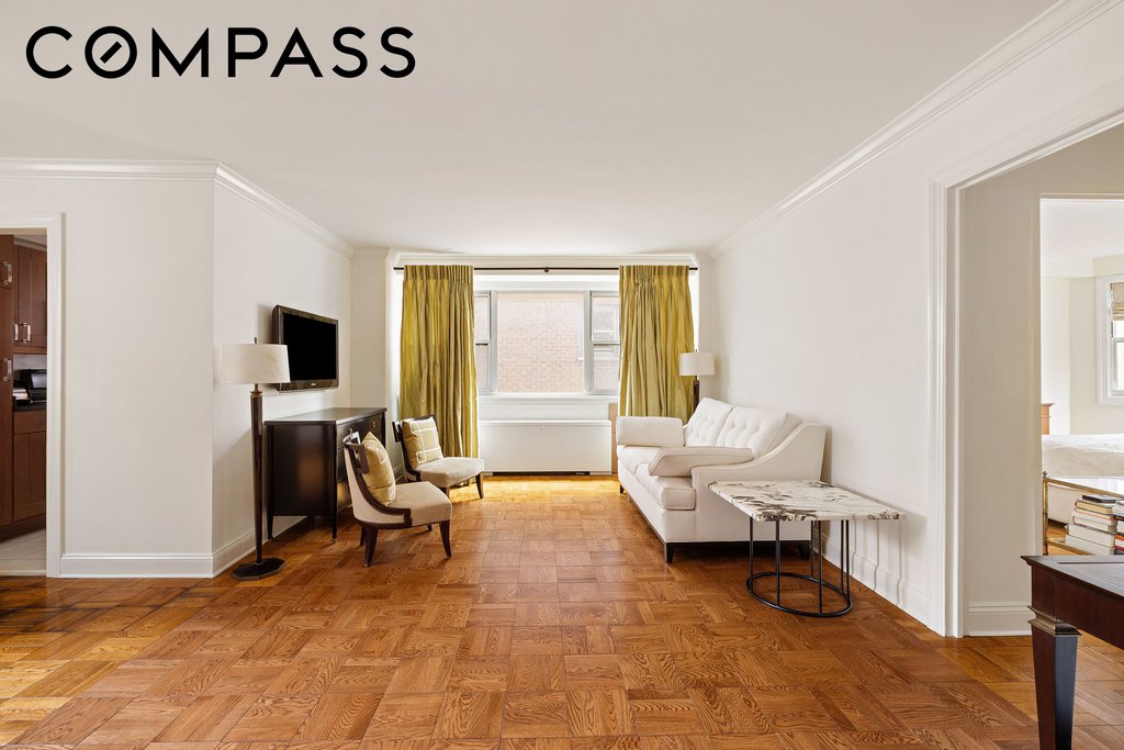 123 East 75th Street, Unit 11B photo 2