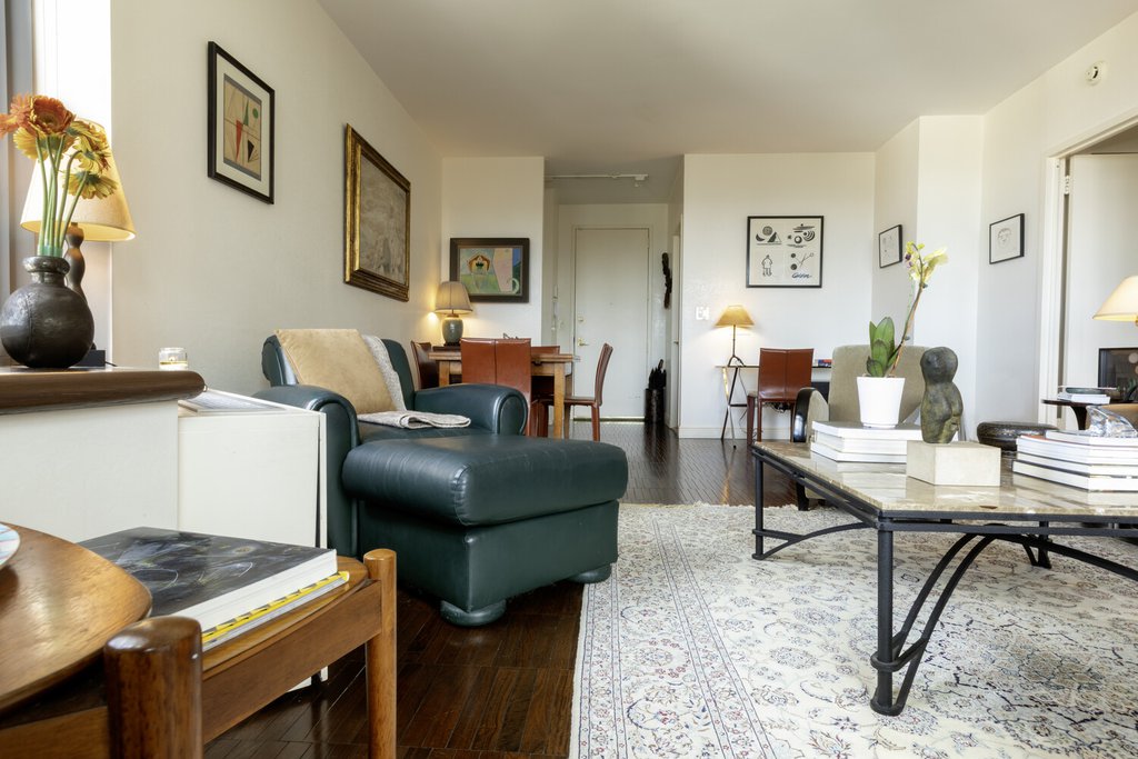 188 East 64th Street, Unit 2006 photo 9