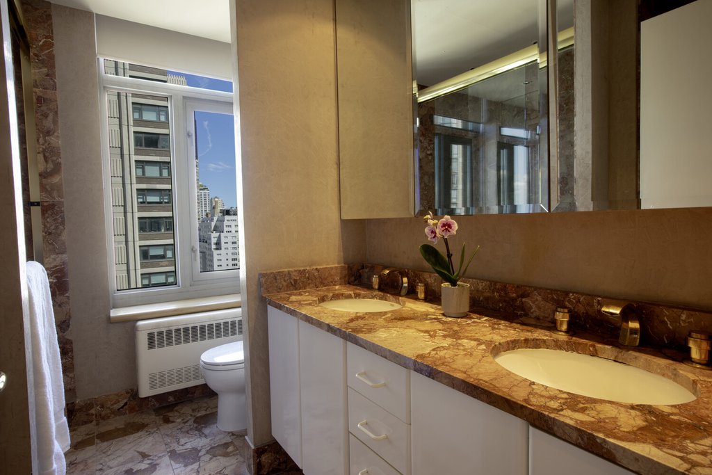 188 East 64th Street, Unit 2006 photo 18
