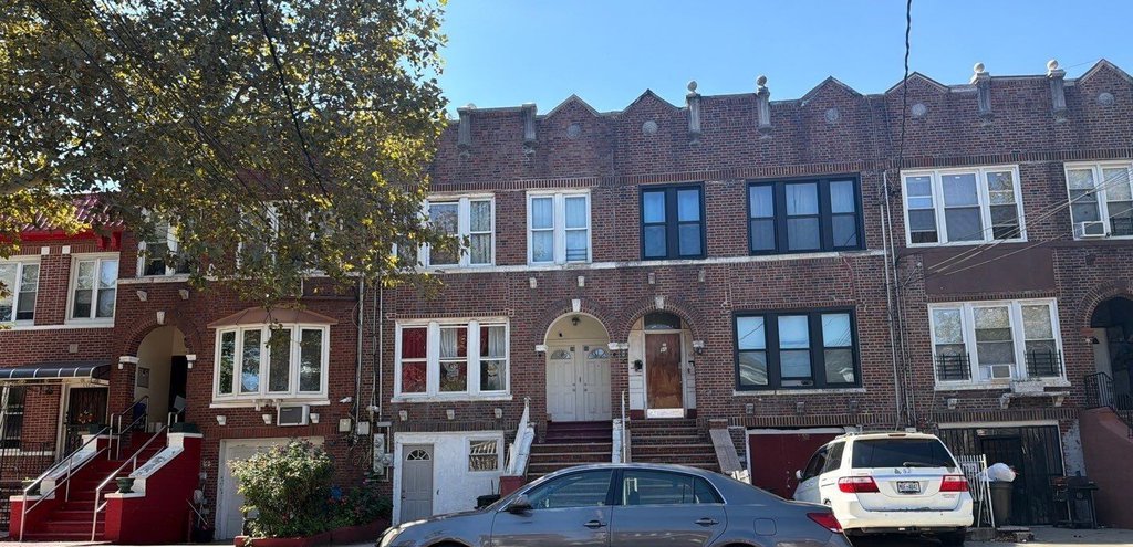 98 East 56th Street – For Sale