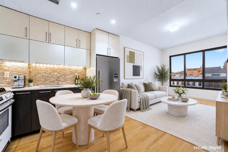 500 Fourth Avenue, Unit 4I
