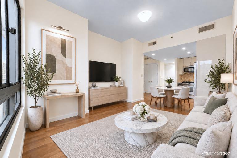 500 Fourth Avenue, Unit 4I photo 3