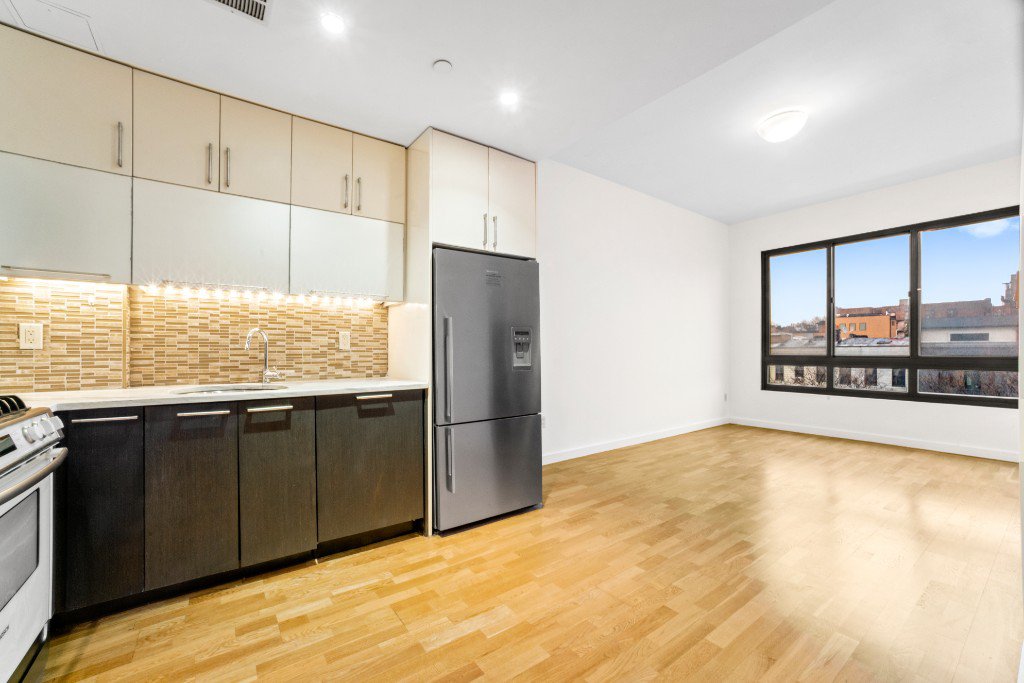 500 Fourth Avenue, Unit 4I photo 6