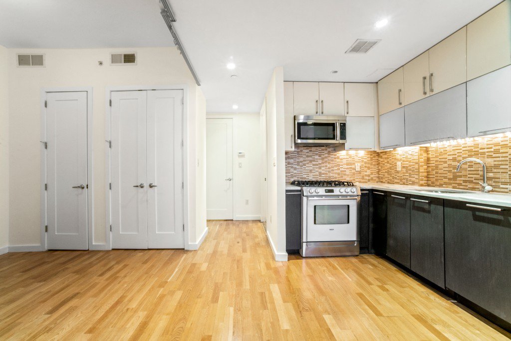 500 Fourth Avenue, Unit 4I photo 8