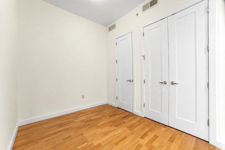 500 Fourth Avenue, Unit 4I photo 9
