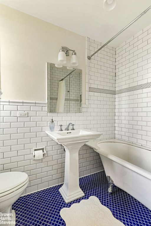 209 LINCOLN PLACE, Unit 8G photo 4