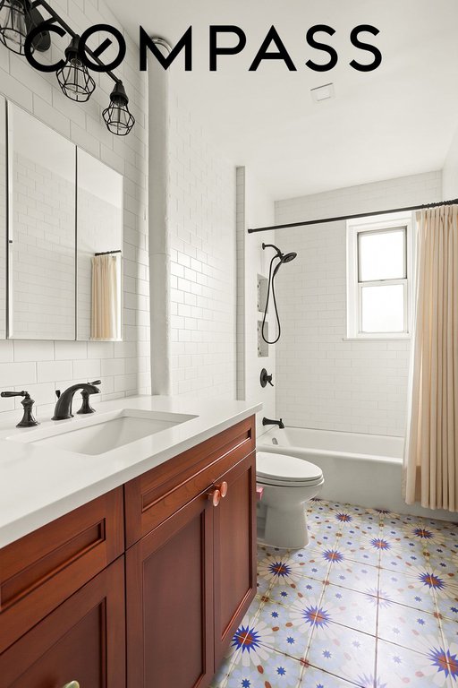 79-01 35th Avenue, Unit 5C photo 8