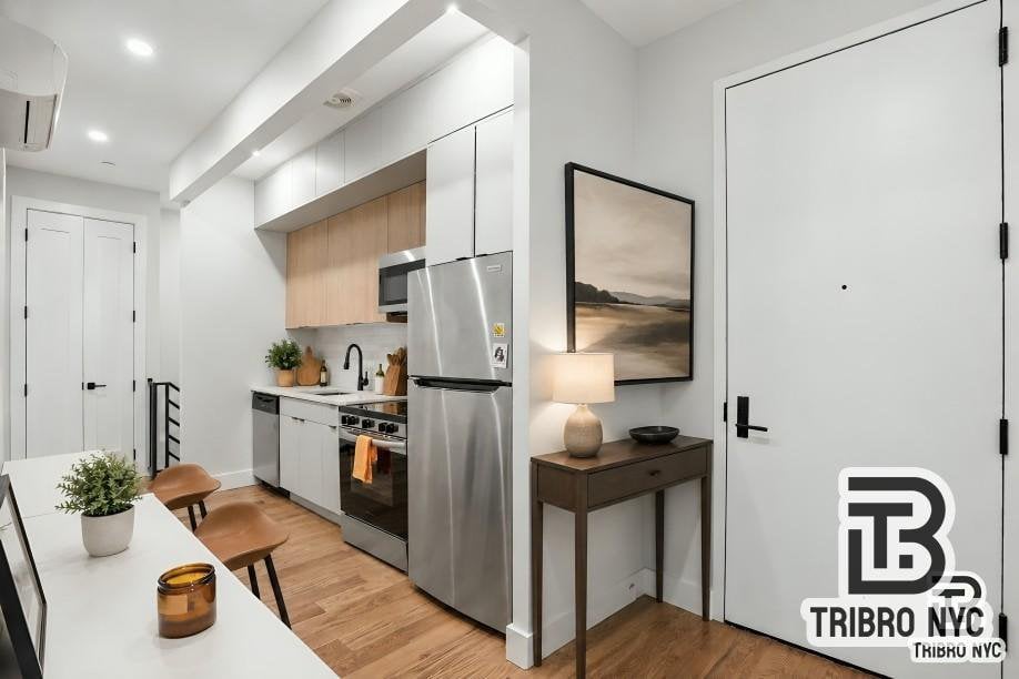 92 Manhattan Avenue, Unit B1
