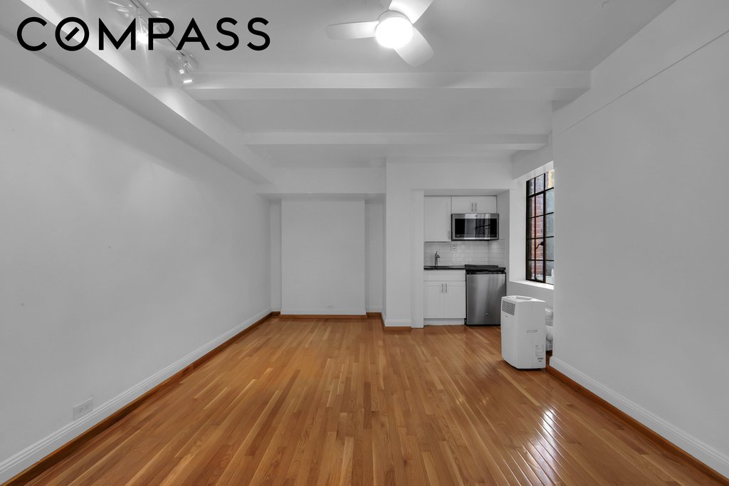 45 Tudor City Place, Unit 1316 photo 2