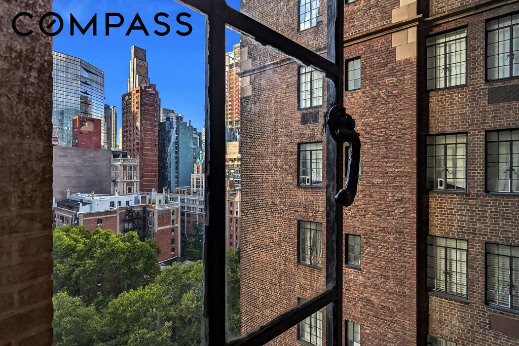 45 Tudor City Place, Unit 1316 photo 5