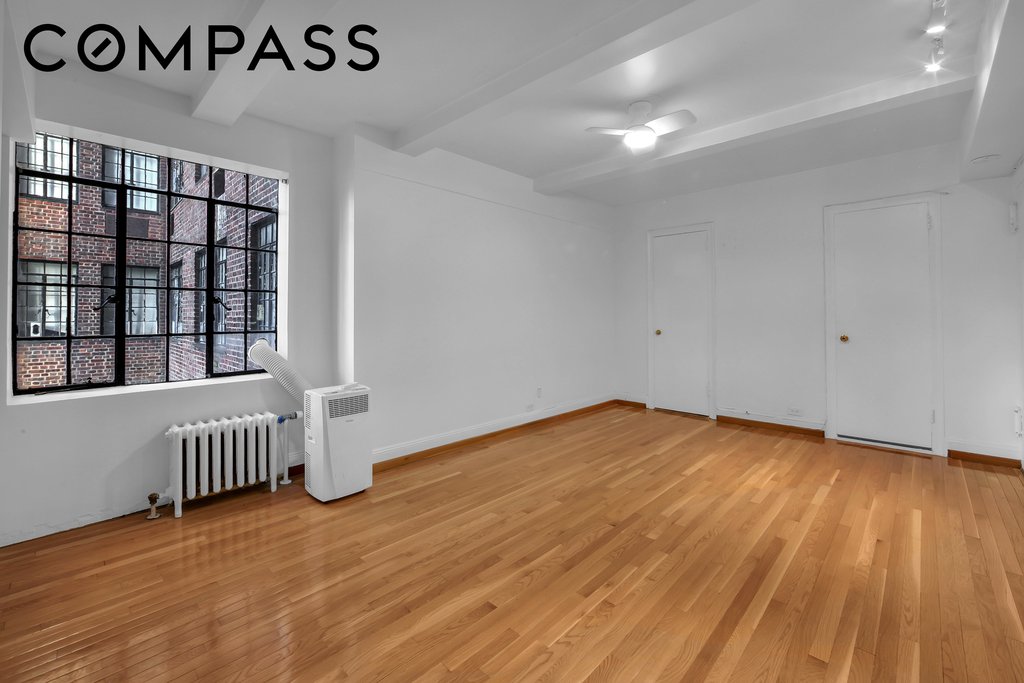 45 Tudor City Place, Unit 1316 photo 6