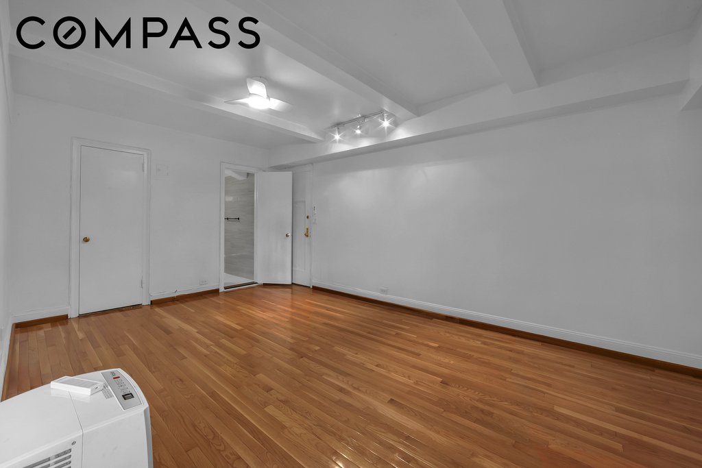 45 Tudor City Place, Unit 1316 photo 7
