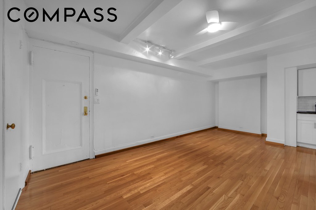 45 Tudor City Place, Unit 1316 photo 9