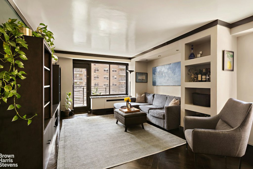 372 Central Park West, Unit 10R photo 2