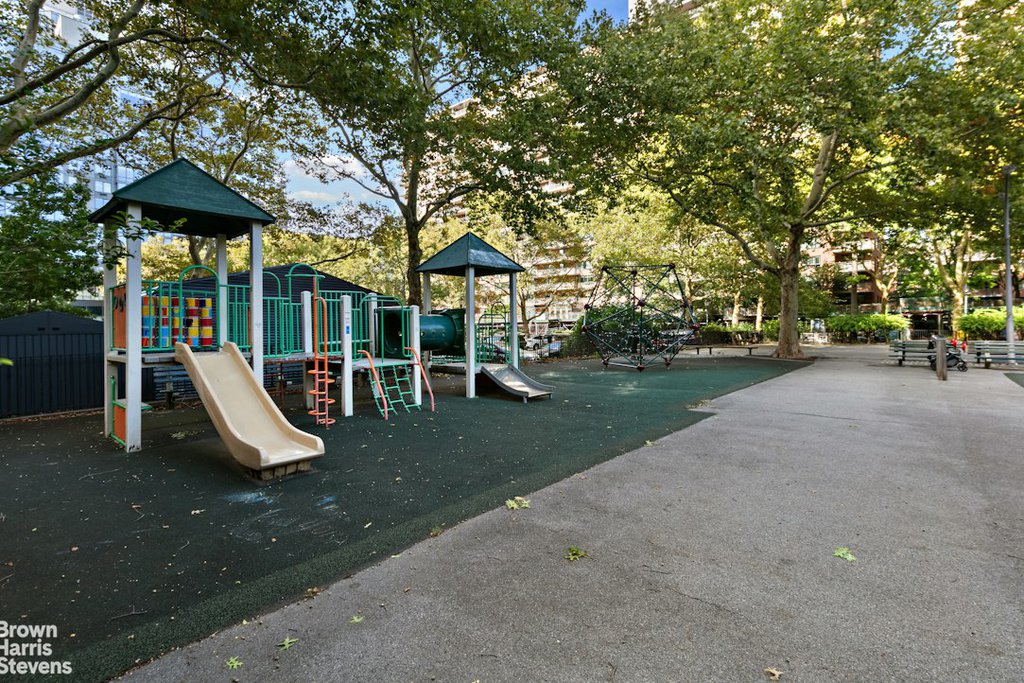 372 Central Park West, Unit 10R photo 17
