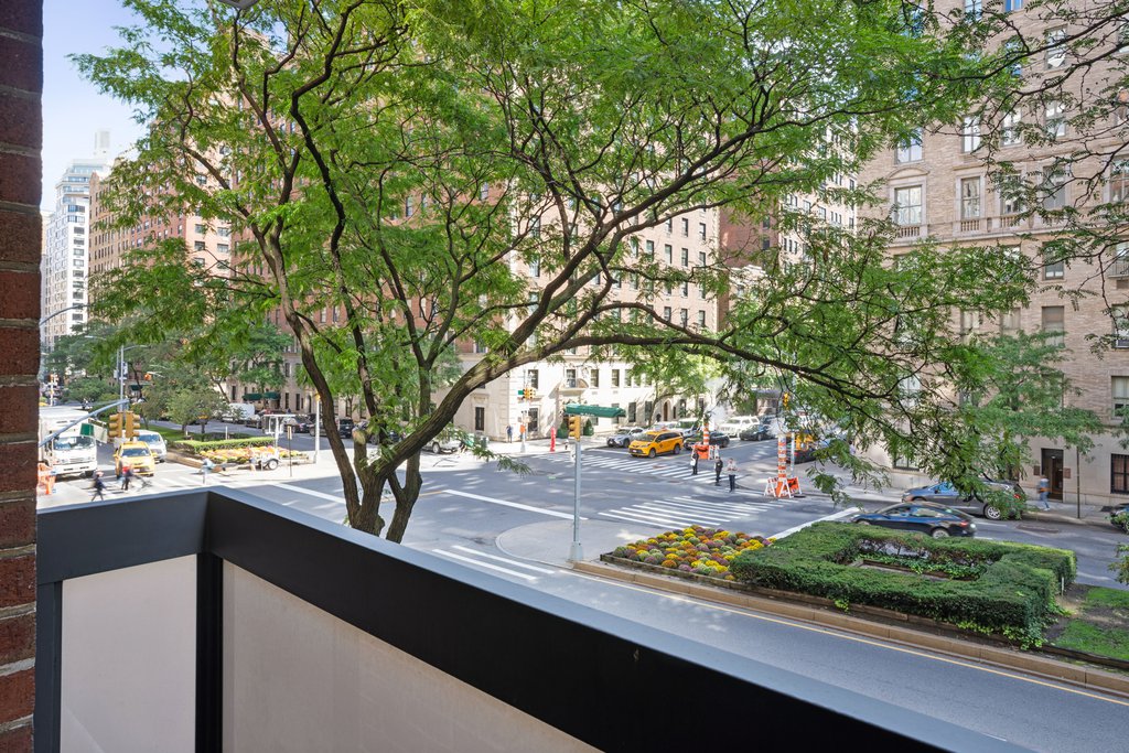 750 Park Avenue, Unit 3B photo 2