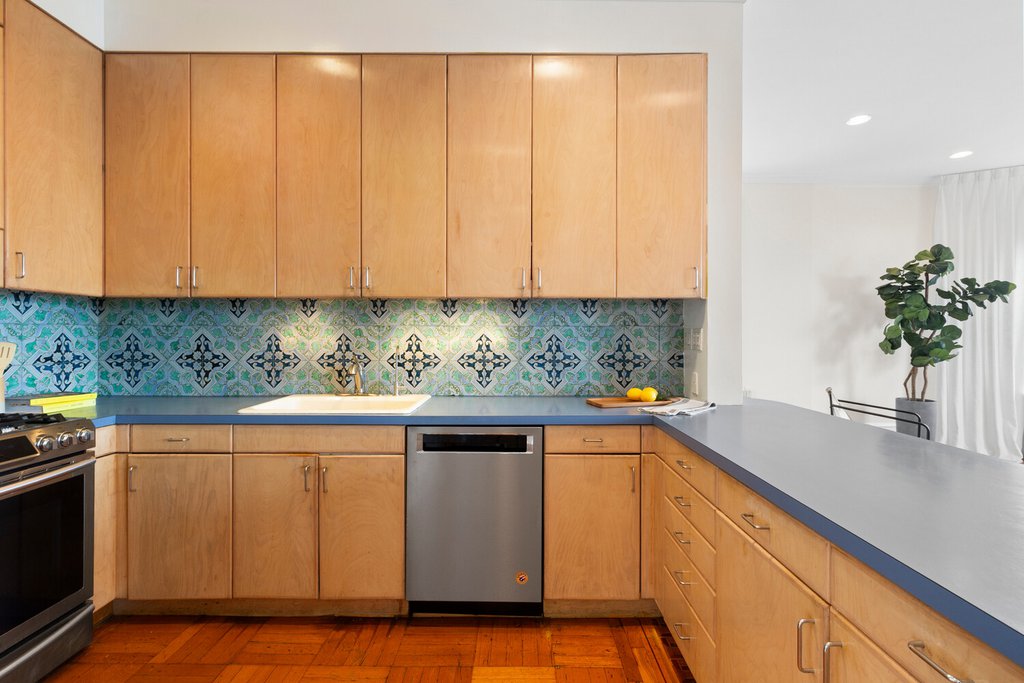 194 Riverside Drive, Unit 7D photo 6