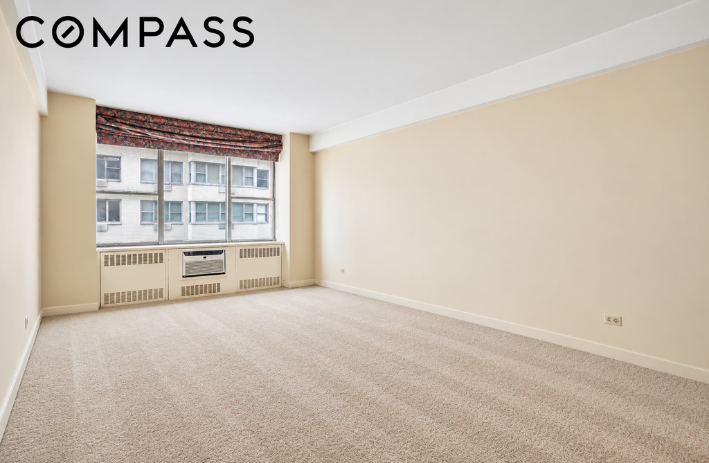 25 Sutton Place South, Unit 2N photo 11