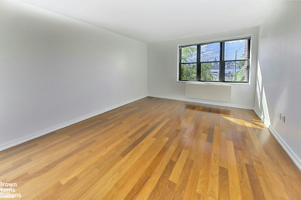 58 Metropolitan Avenue, Unit 2G photo 2