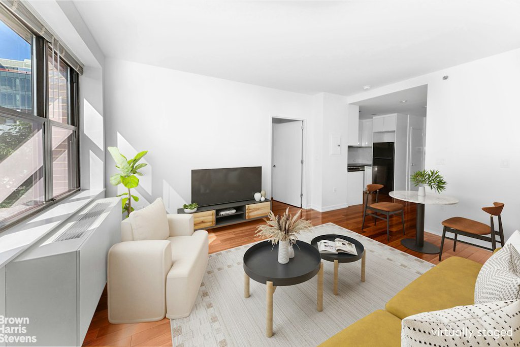 58 Metropolitan Avenue, Unit 2G photo 3