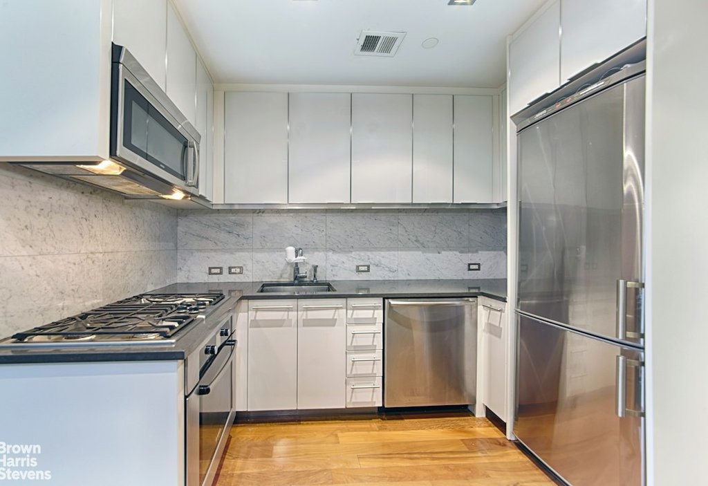 58 Metropolitan Avenue, Unit 2G photo 5