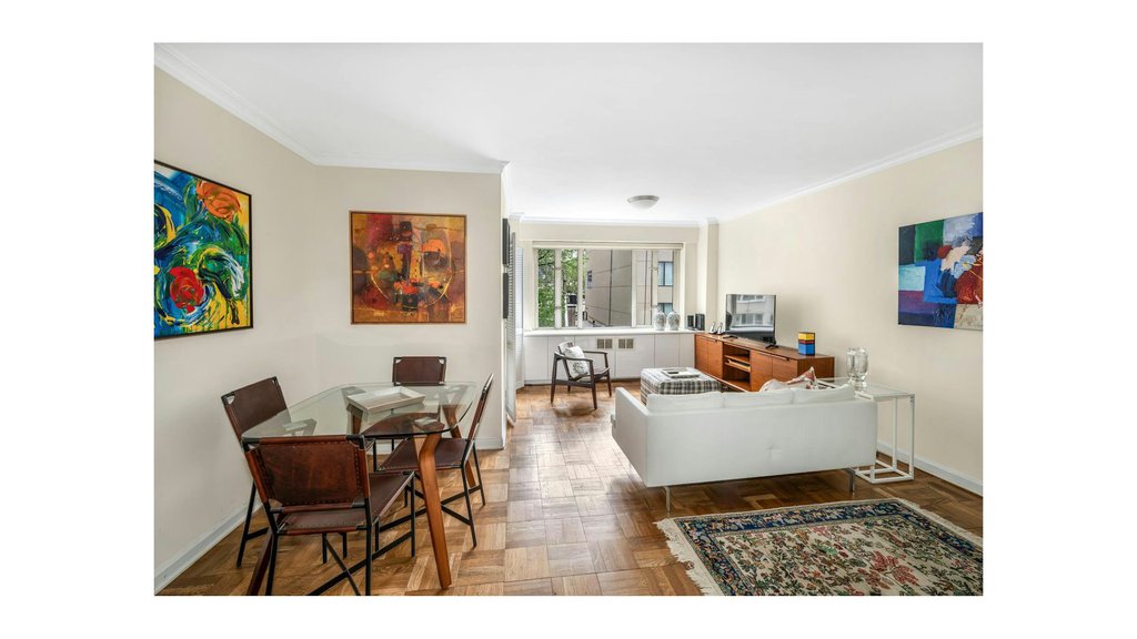 166 East 63rd Street, Unit 6B photo 2