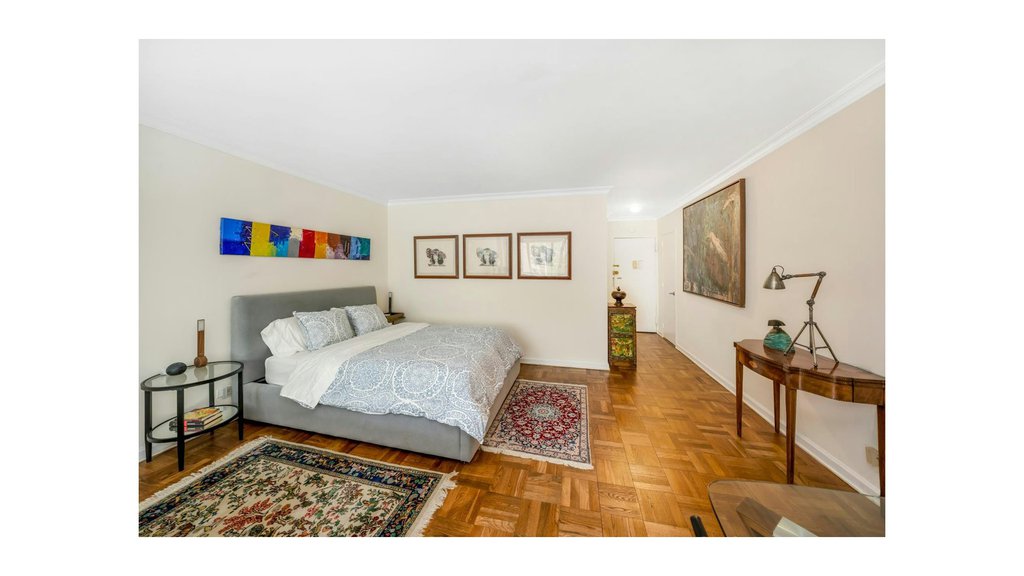 166 East 63rd Street, Unit 6B photo 4