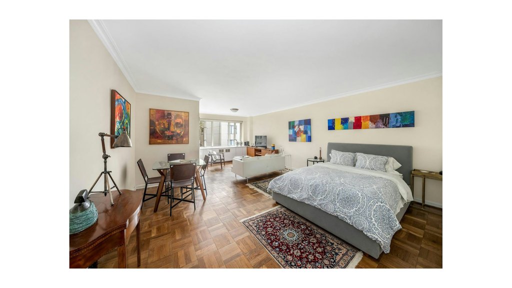 166 East 63rd Street, Unit 6B photo 6