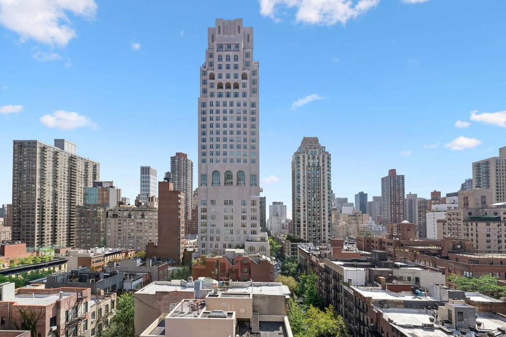 205 East 77th Street, Unit PHA