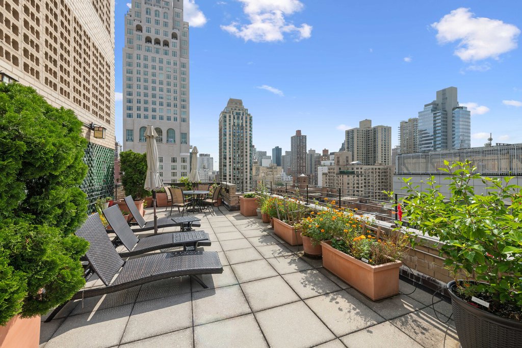 205 East 77th Street, Unit PHA photo 4
