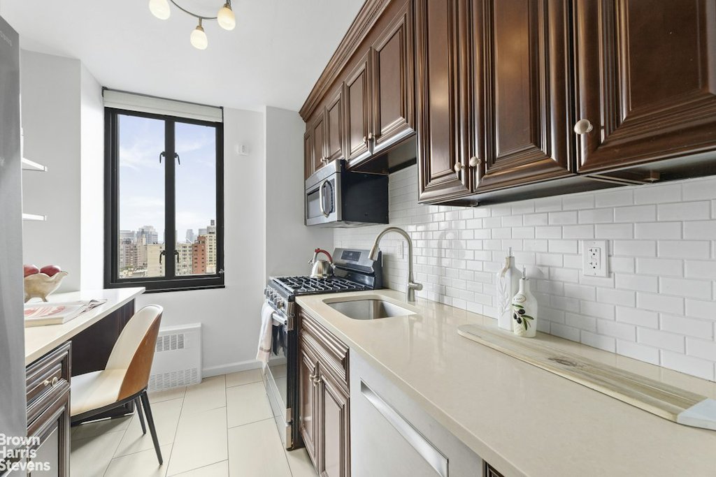 407 Park Avenue South, Unit 19B photo 5