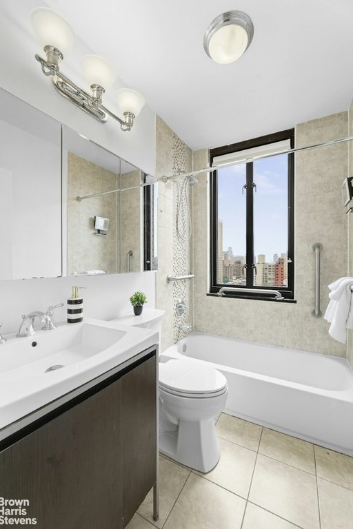407 Park Avenue South, Unit 19B photo 7