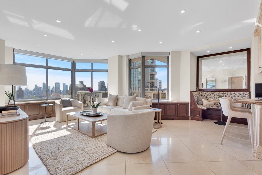188 East 64th Street, Unit 3302