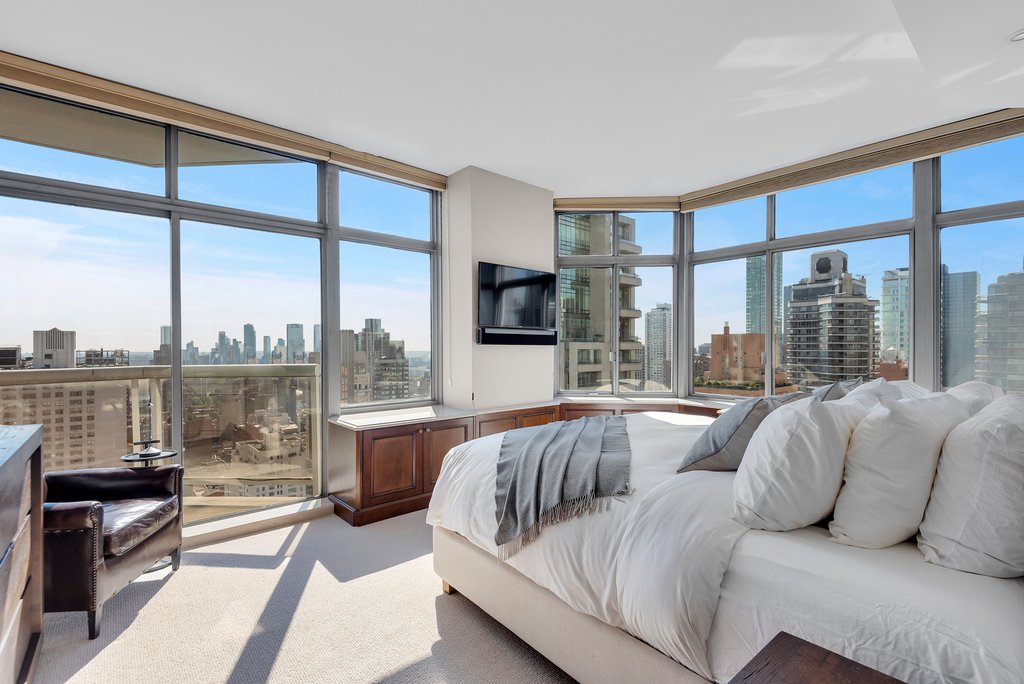 188 East 64th Street, Unit 3302 photo 6