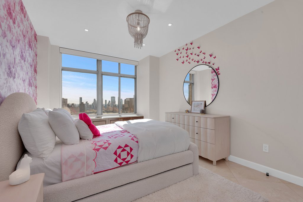 188 East 64th Street, Unit 3302 photo 7