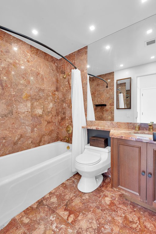188 East 64th Street, Unit 3302 photo 10