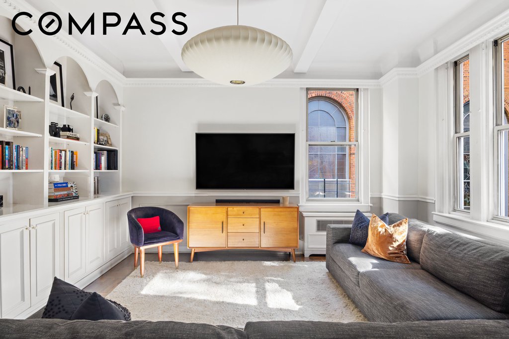 1065 Lexington Avenue, Unit 3B photo 3