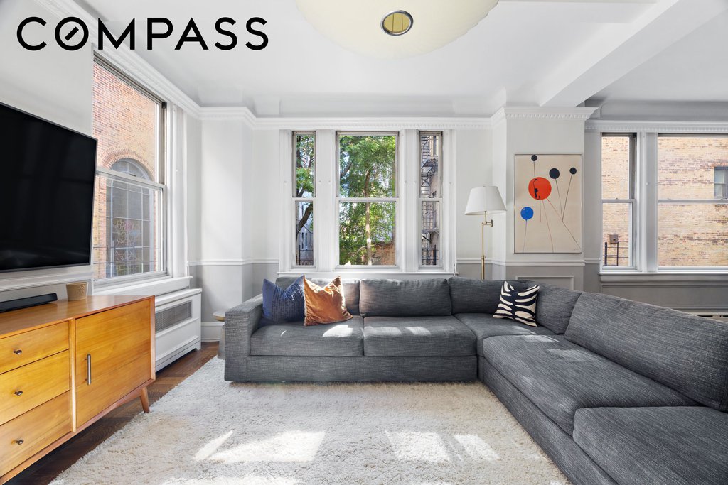 1065 Lexington Avenue, Unit 3B photo 4