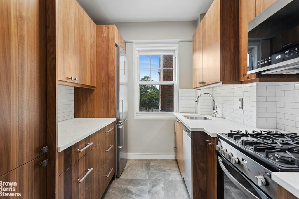 120 Cabrini Boulevard, Unit 43 photo 2