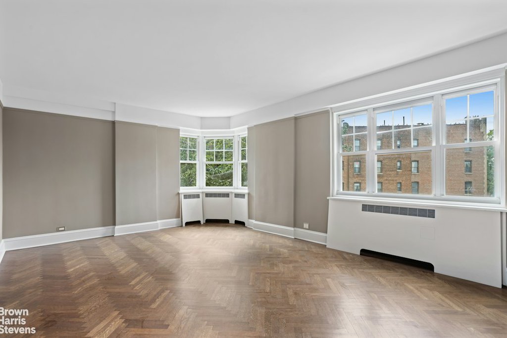 120 Cabrini Boulevard, Unit 43 photo 3