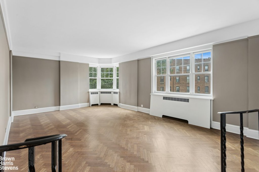 120 Cabrini Boulevard, Unit 43 photo 6
