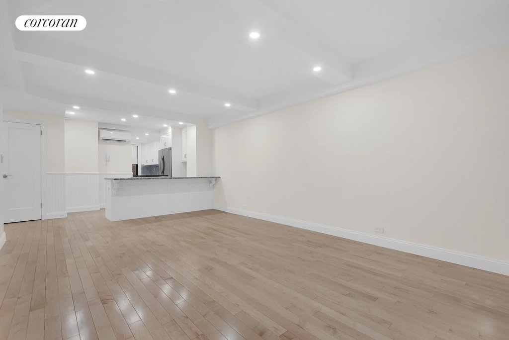 17 West 67th Street, Unit 1DS photo 4