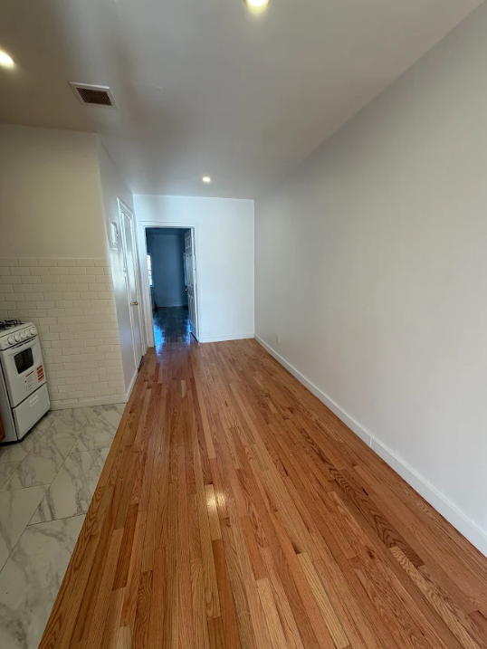 273 Pleasant Avenue, Unit 4 photo 3