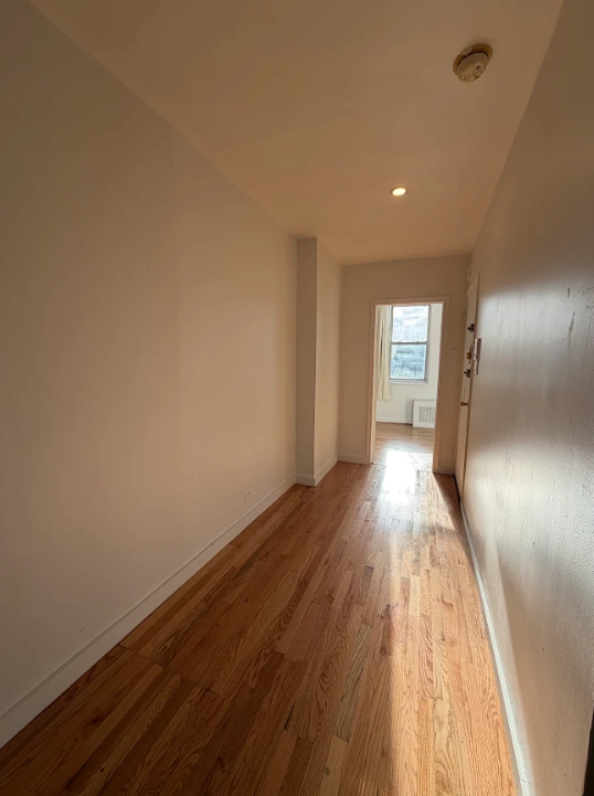 273 Pleasant Avenue, Unit 4 photo 4