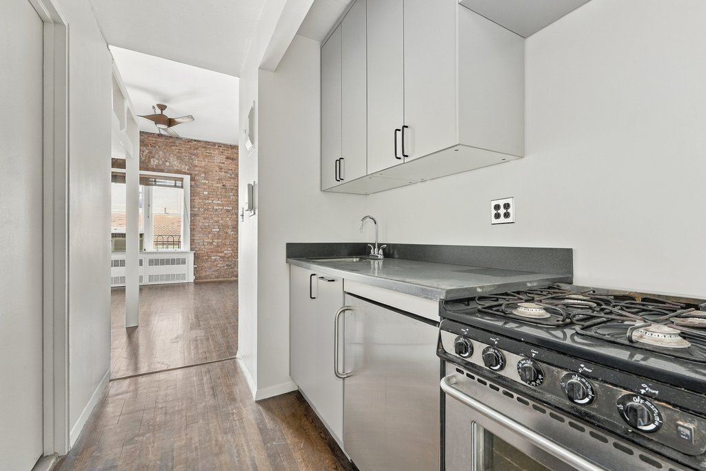 100 West 15th Street, Unit 5F photo 3