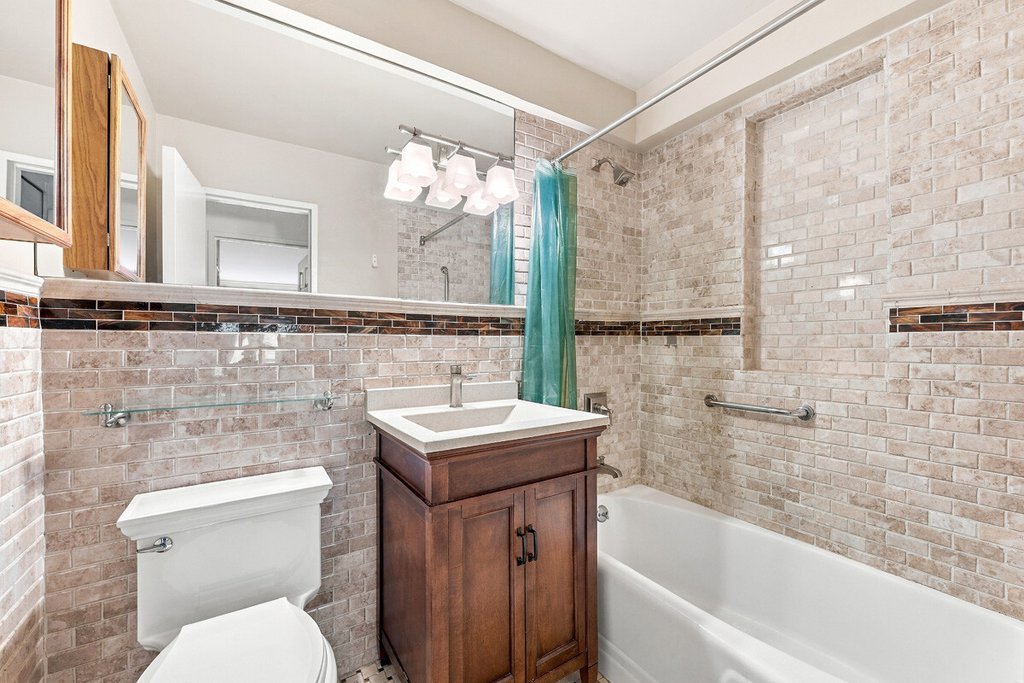 245 East 24th Street, Unit 8D photo 5