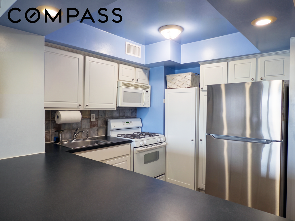 5900 Arlington Avenue, Unit 22N photo 5