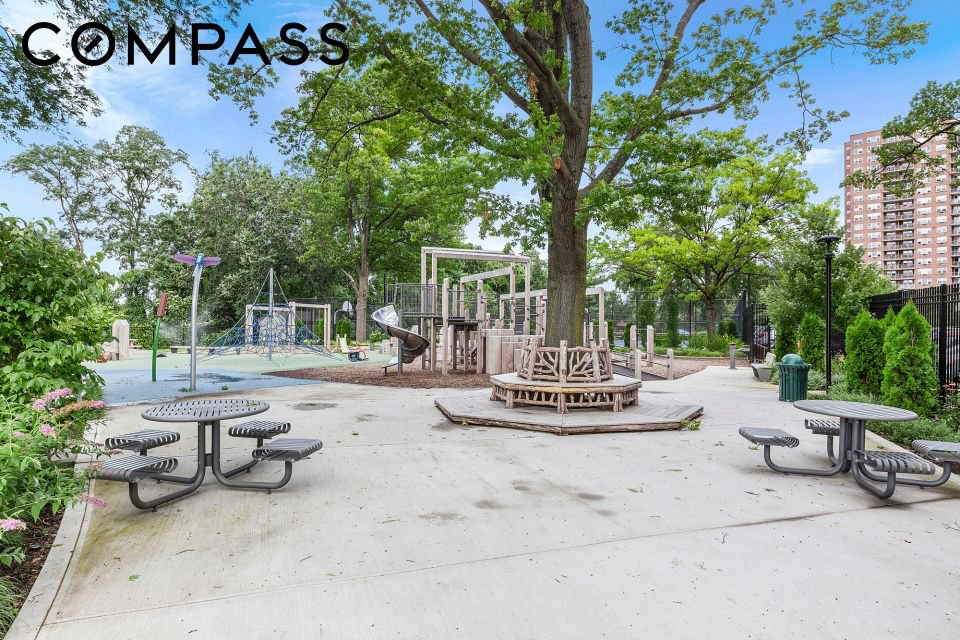 5900 Arlington Avenue, Unit 22N photo 11