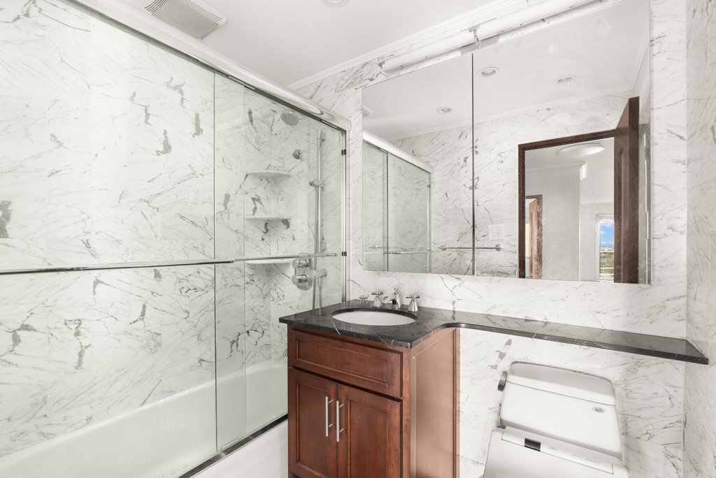 159 West 53rd Street, Unit 32E photo 6