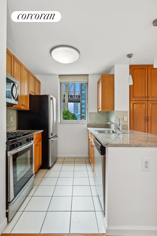 425 Main Street, Unit 3N photo 3